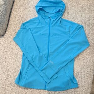 Lululemon Mist Over Kayak Blue Windbreaker